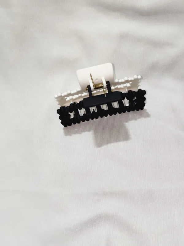 Black_And_White_Beaded_Hair_Claw_Clip_Pack_Of_4