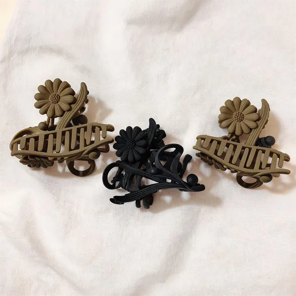 Black_And_Brown_Floral_Hair_Claw_Clips_Pack_Of_3