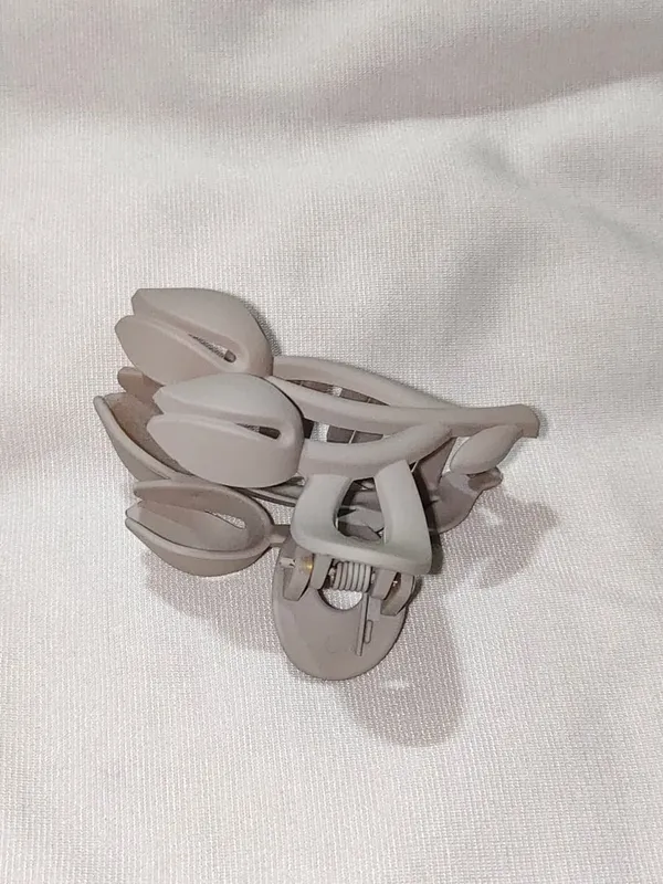 Beige_Floral_Hair_Claw_Clip_for_Women_Pack_Of_4