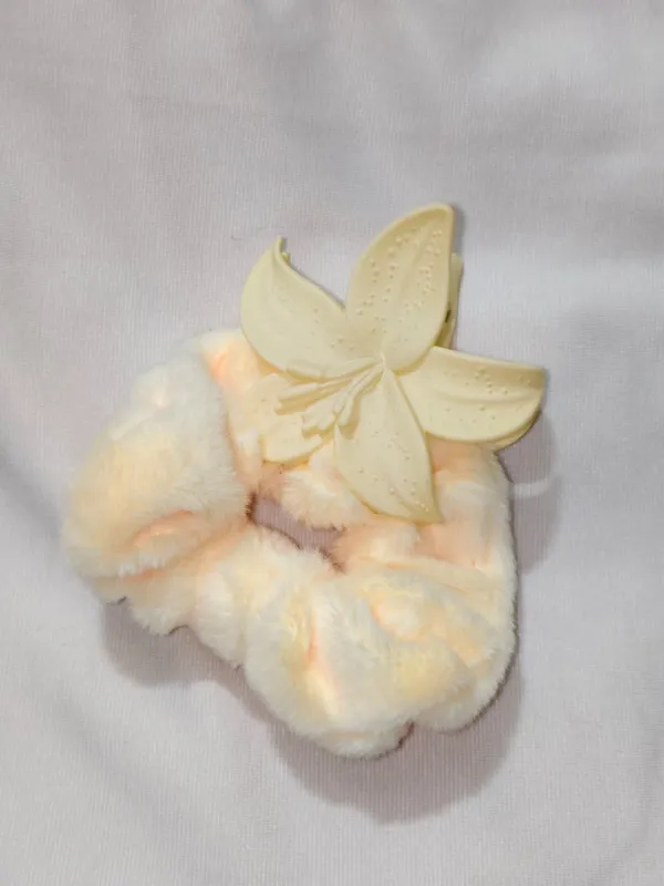Green_And_Cream_Flower_Hair_Accessories_Pack_Of_4