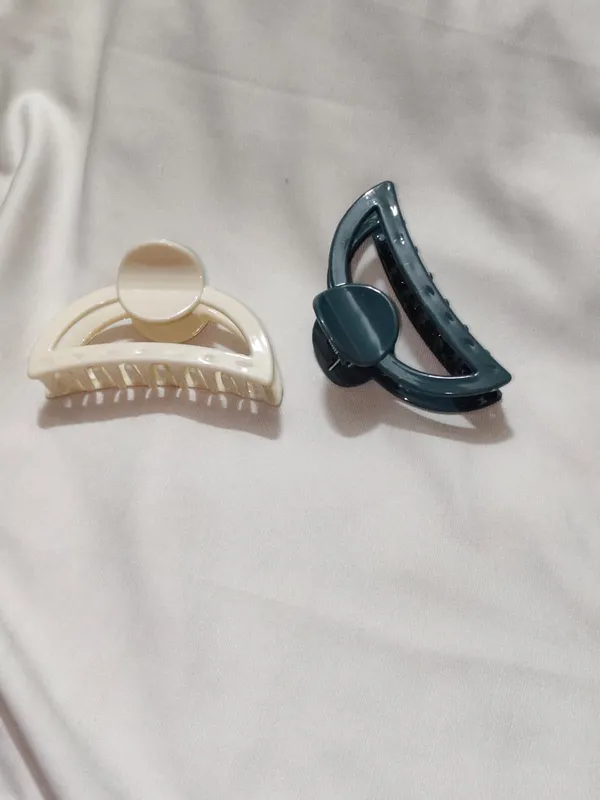 Cream_And_Teal_Geometric_Hair_Claw_Clips_Set_Pack_Of_3
