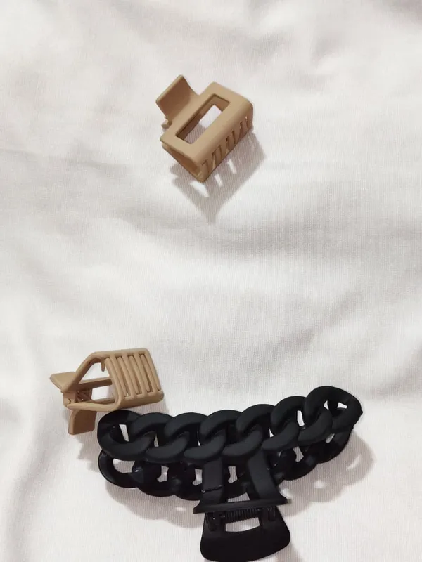 Black_And_Beige_Hair_Claw_Clips_Set_for_Women_Pack_Of_3