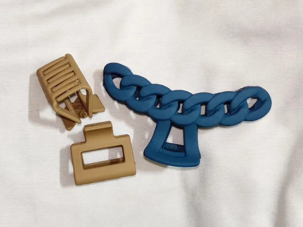 Blue_Plastic_Chain_Hair_Clip_Set_for_Women_Pack_Of_3
