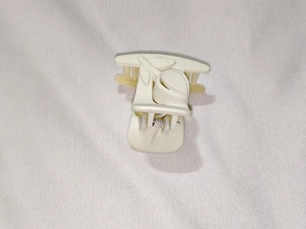 Ivory_Plastic_Claw_Hair_Clip_for_Women_Pack_Of_8