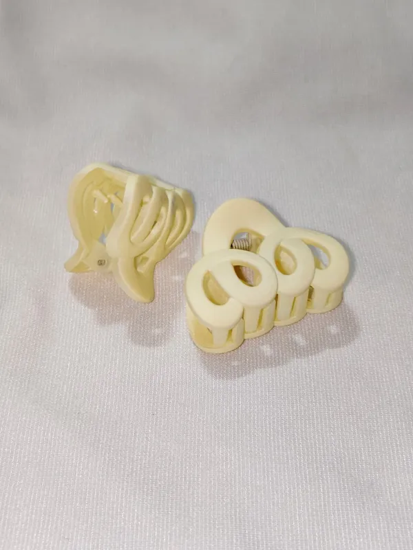 Cream_Plastic_Claw_Hair_Clips_Set_Pack_Of_9