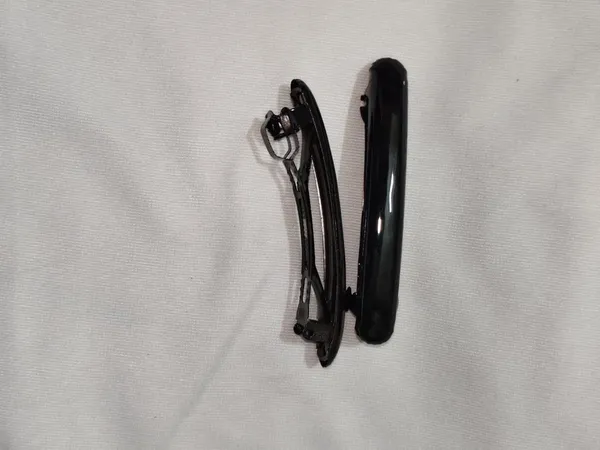 Black_Curved_Snap_Hair_Clips_Set_Pack_Of_9