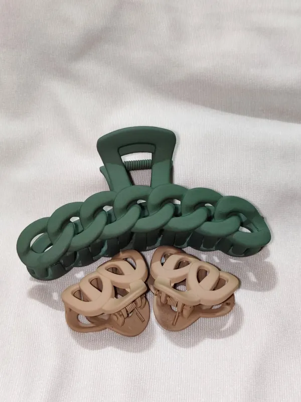 Green_And_Beige_Chain_And_Floral_Hair_Clip_Set_Pack_Of_3