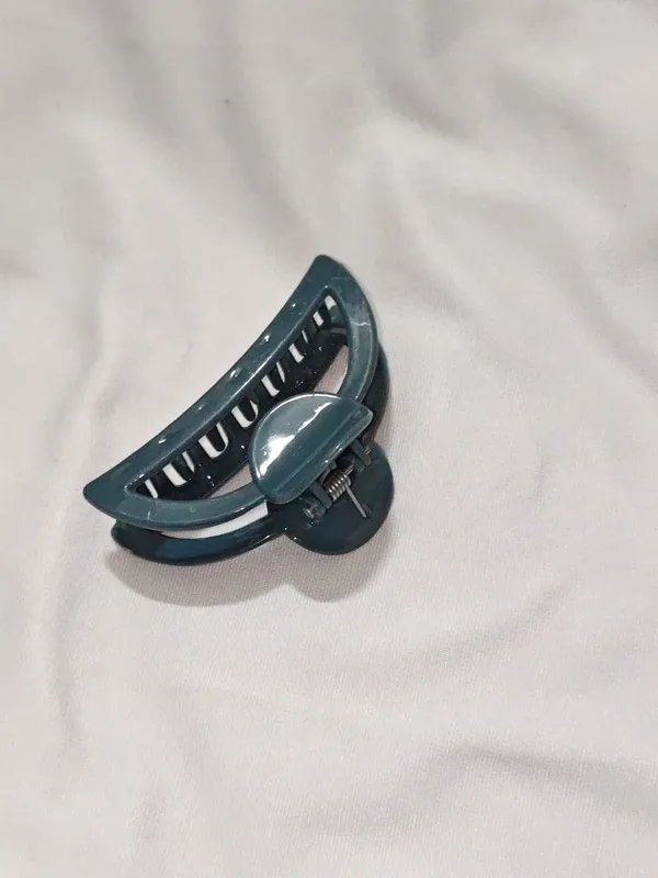 Dark_Green_Plastic_Hair_Claw_Clip_Pack_Of_4