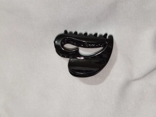 Black_Plastic_Claw_Hair_Clip_Pack_Of_4