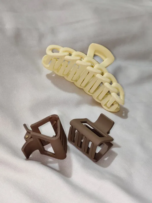 Cream_And_Brown_Claw_Hair_Clips_for_Women_Pack_Of_3