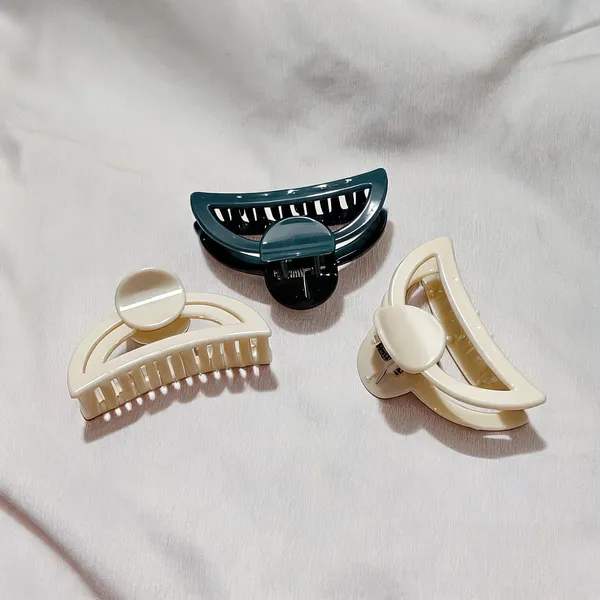 Cream_And_Teal_Geometric_Hair_Claw_Clips_Set_Pack_Of_3