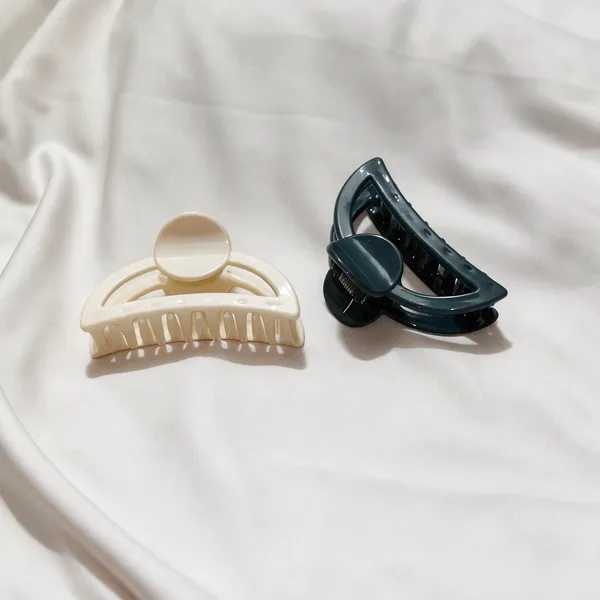 Cream_And_Teal_Geometric_Hair_Claw_Clips_Set_Pack_Of_3