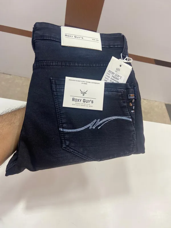 MEN_JEANS_NARROW_FIT