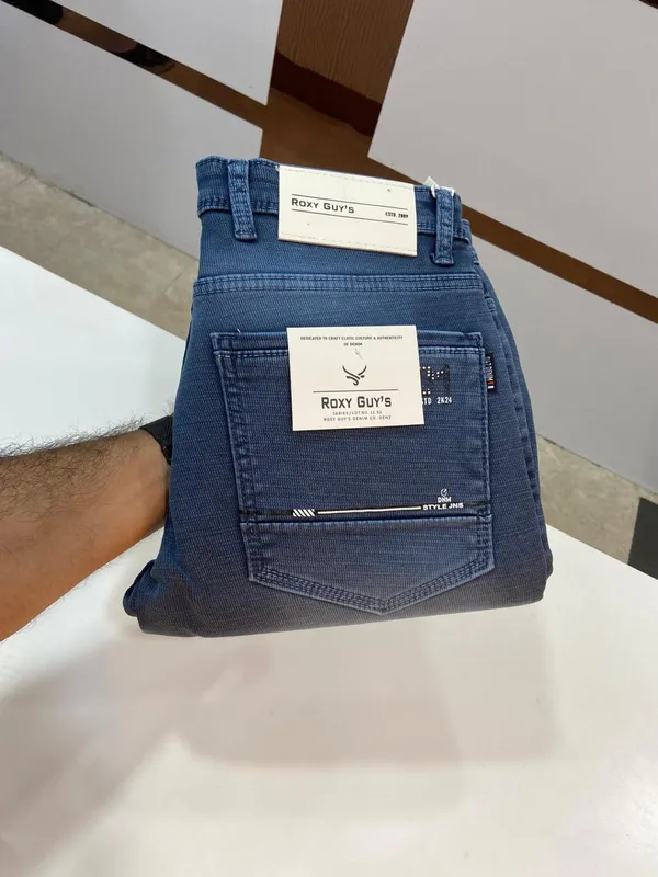 MEN_NARROW_FIT_JEANS