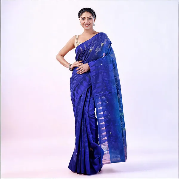 Blue_Cotton_Handloom_Dhakai_Jamdani_Floral_Saree_For_Women