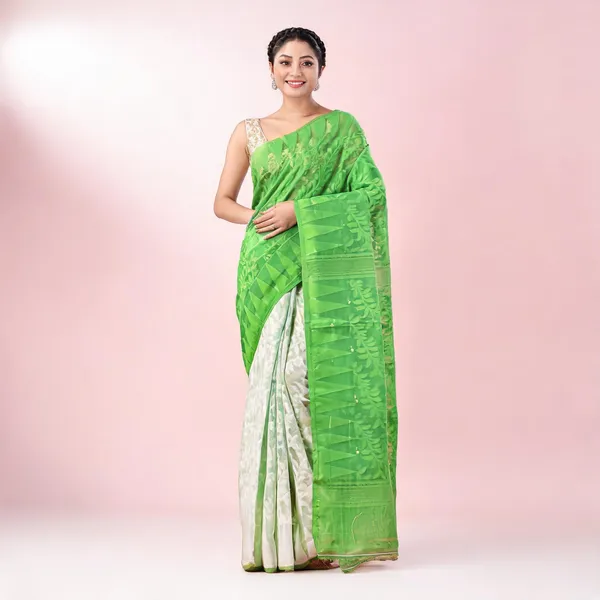 Green_White_Cotton_Handloom_Dhakai_Jamdani_Floral_Saree_For_Women