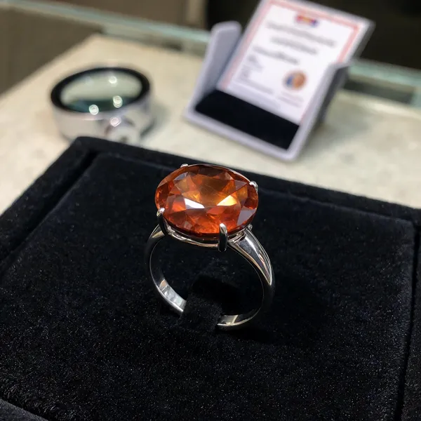 Honey_Brown_Hessonite_Natural_Gemstone_For_Adults
