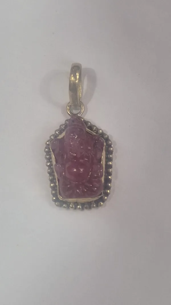Red_Ruby_Natural_Gemstone_For_Adults_21_Carats