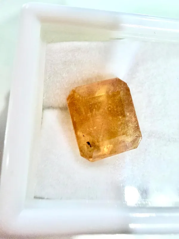 Yellow_Sapphire_Natural_Gemstone_For_Adults_9.25_Ratti