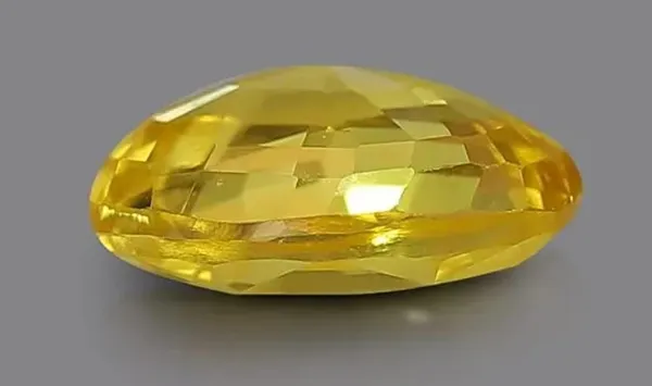 Yellow_Sapphire_Natural_Gemstone_For_Adults_10.25_Ratti
