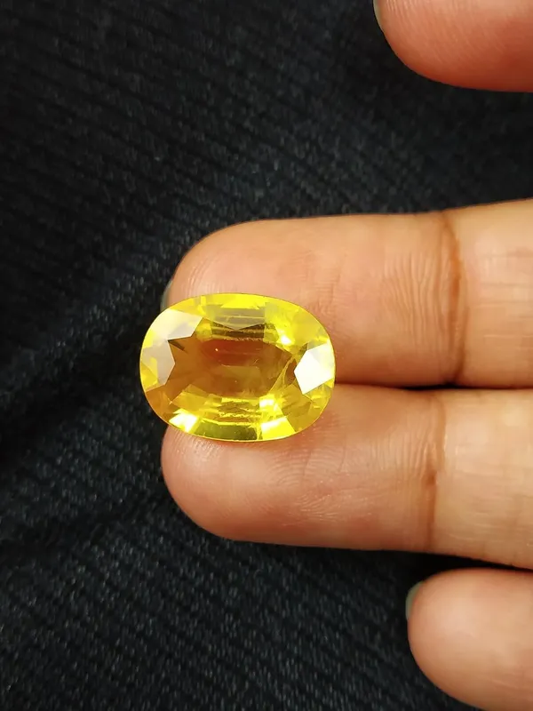 Yellow_Sapphire_Natural_Gemstone_For_Adults_6.25_Ratti
