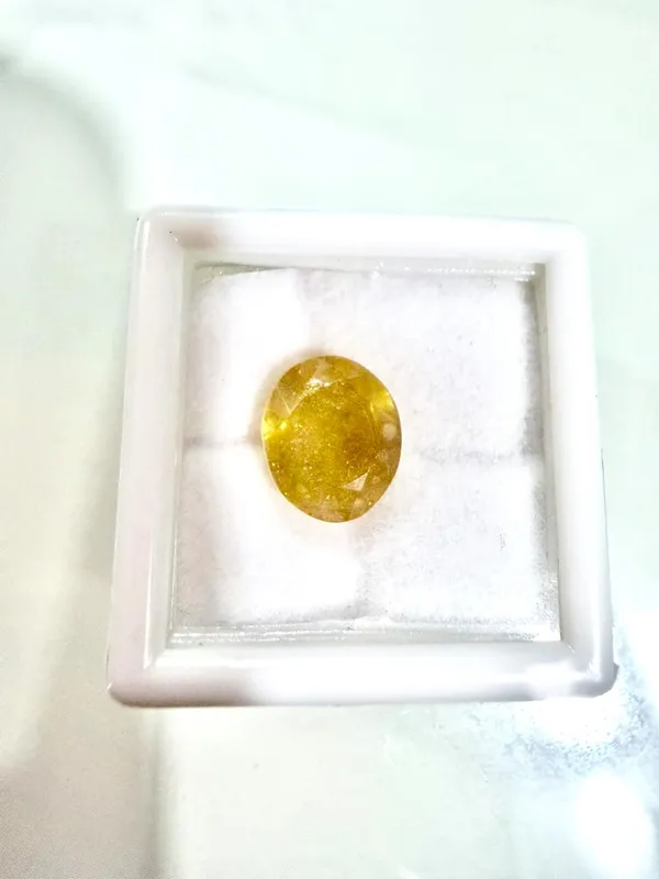 Yellow_Sapphire_Natural_Gemstone_For_Adults_6.25_Ratti