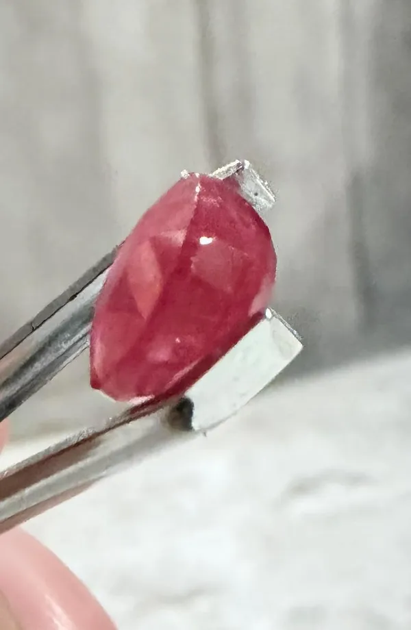 Red_Ruby_Natural_Gemstone_For_Adults_8.25_Ratti