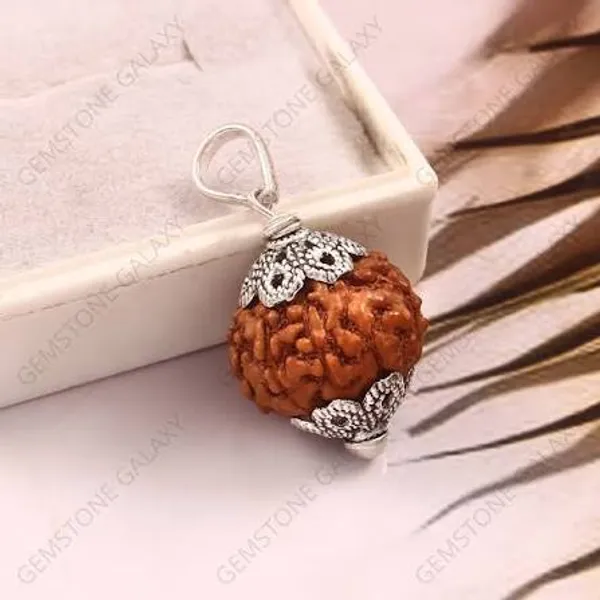 8_Mukhi_Rudraksha_pendant