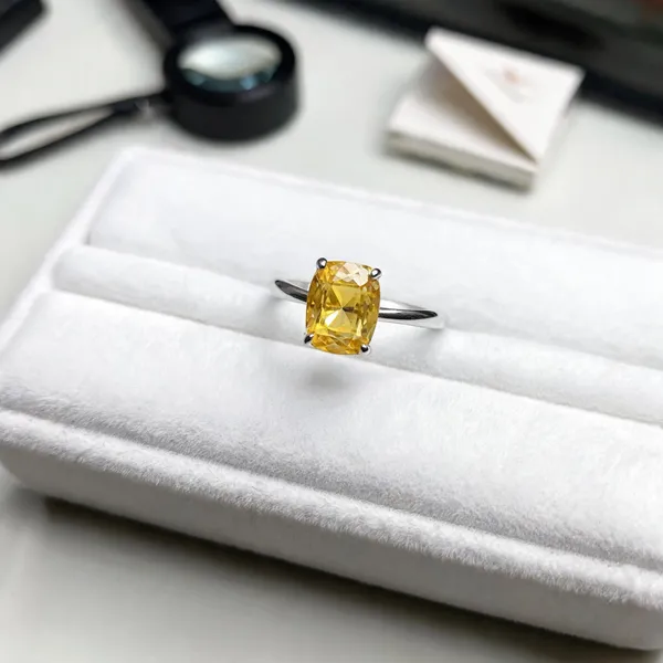 Yellow_Sapphire_Natural_Gemstone_For_Adults_9.25_Ratti