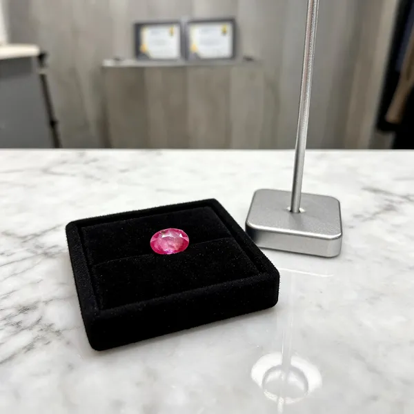 Red_Ruby_Natural_Gemstone_For_Adults_7.25_Ratti
