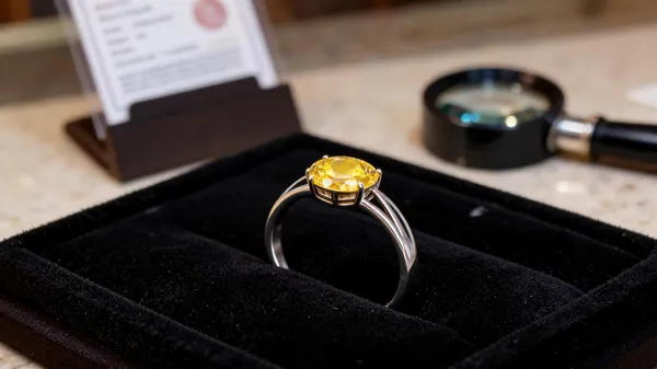 Yellow_Sapphire_Natural_Gemstone_For_Adults_8.25_Ratti