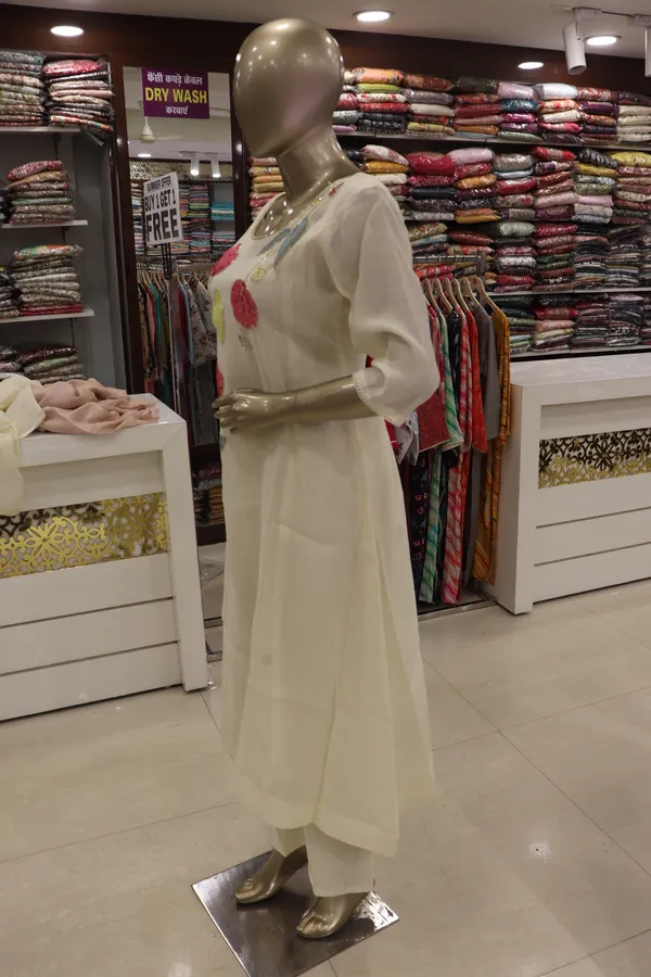 Cream_Mal_Cotton_Floral_Embroidered_Kurti_Pant_Set_For_Women