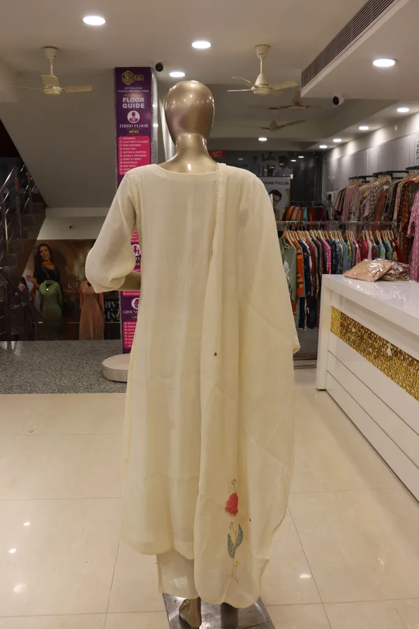 Cream_Mal_Cotton_Floral_Embroidered_Kurti_Pant_Set_For_Women