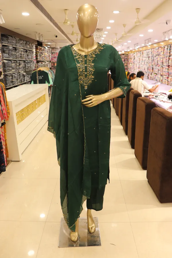 Dark_Green_Crepe_Embroidered_Kurti_Pant_Set_For_Women
