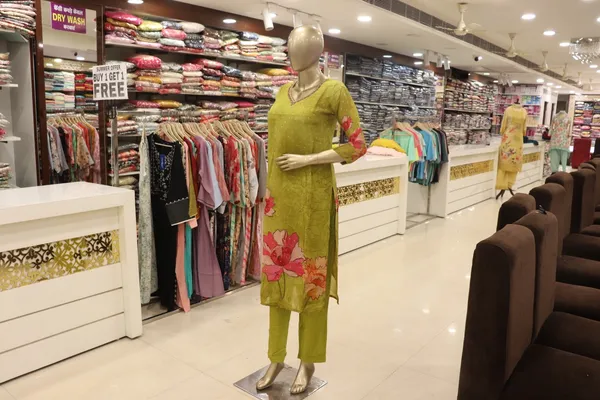 Green_Crepe_Straight_Floral_Print_Kurti_Set_For_Women