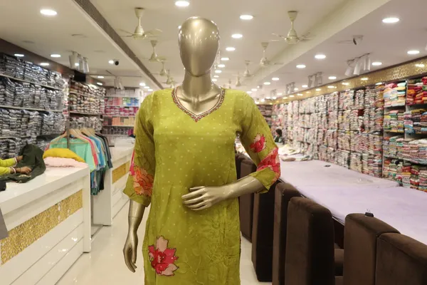 Green_Crepe_Straight_Floral_Print_Kurti_Set_For_Women