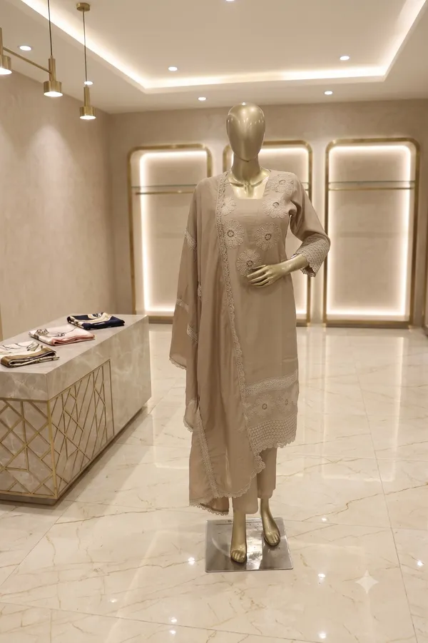 Cream_Malchandari_Straight_Embroidered_Kurta_Set_For_Women