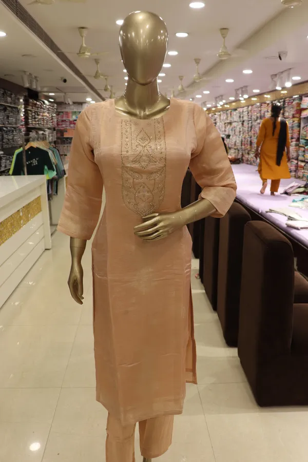 Peach_Jacquard_Embroidered_Kurti_Pant_Set_For_Foman