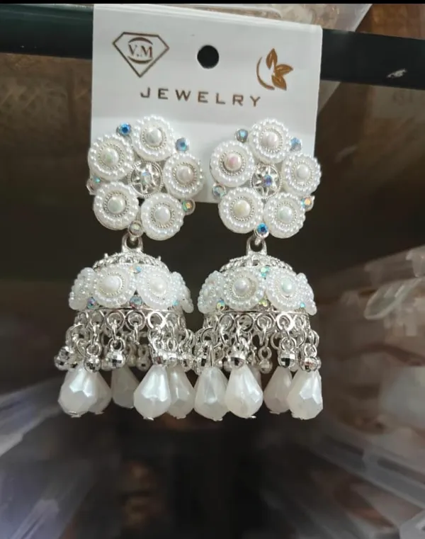 White_Jhumka