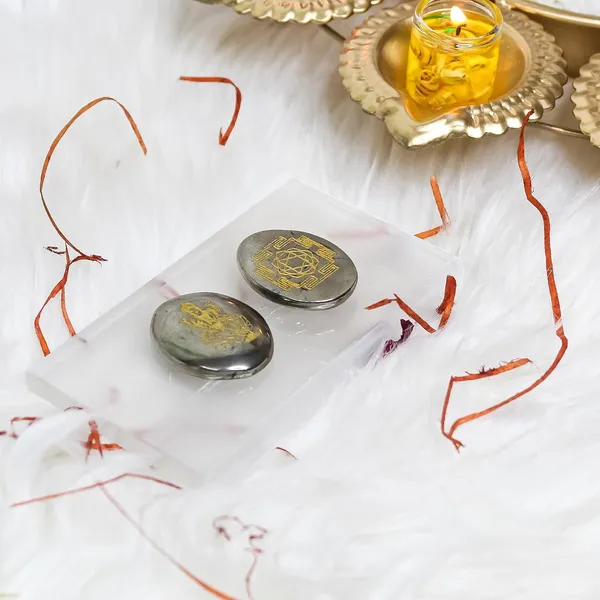 Natural_Pyrite_Laxmi_Shri_Yantra_Crystal_Coin:_Authentic,_Energy-Enhancing,_Spiritual_&_Prosperity_Attracting_Ideal_For_Meditation_&_Vastu_Shastra_(Single_Unit)