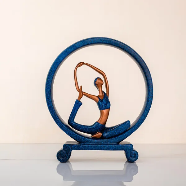 Ceramic_Yoga_Pose_Circular_Frame_Figurine
