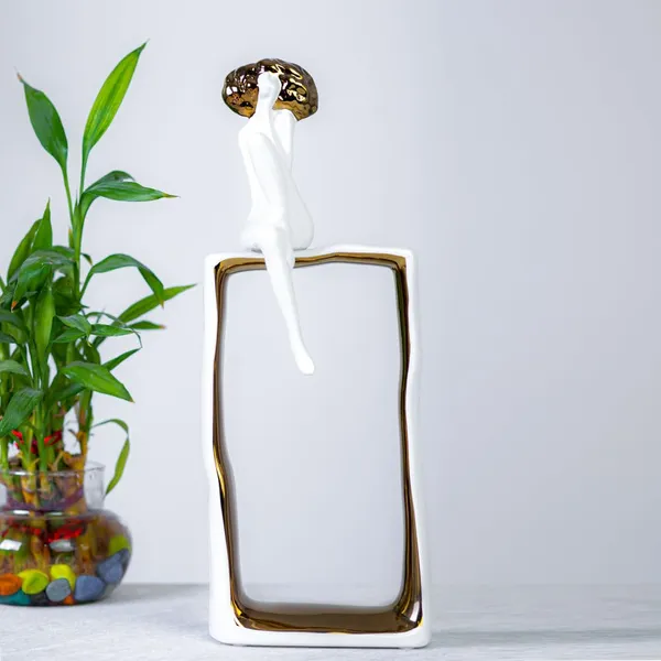 Ceramic_Decorative_Figurine