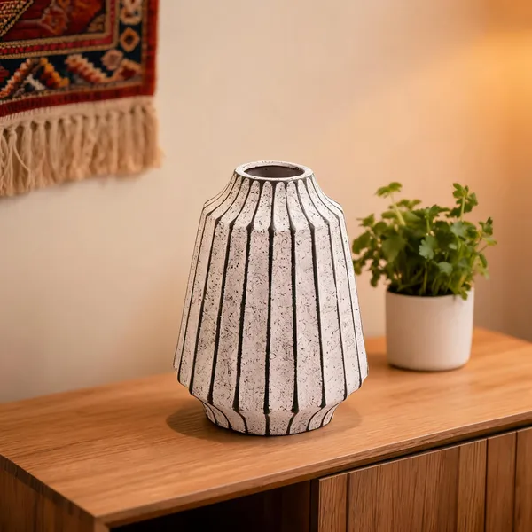 Ceramic_Modern_Vertical_Ribbed_Textured_Matte_Black_Flower_Vase