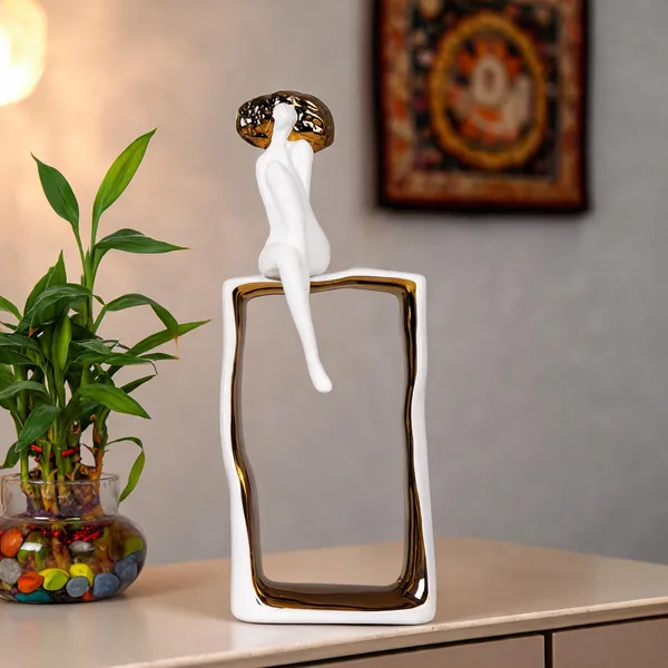 Ceramic_Decorative_Figurine