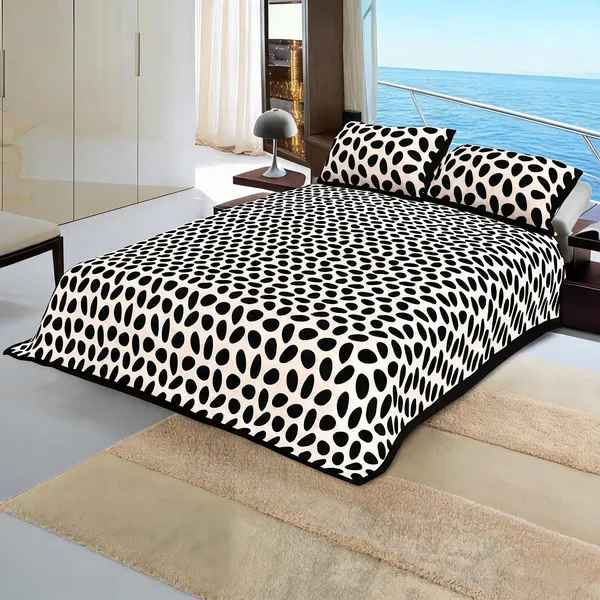 Cotton_Printed_White_And_Black_Bed_Sheet_With_2_Pillow_Covers