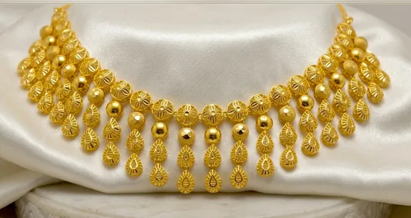 Gold_Micro_Plated_Dubai_Circular_Motif_Drop_Necklace_Set