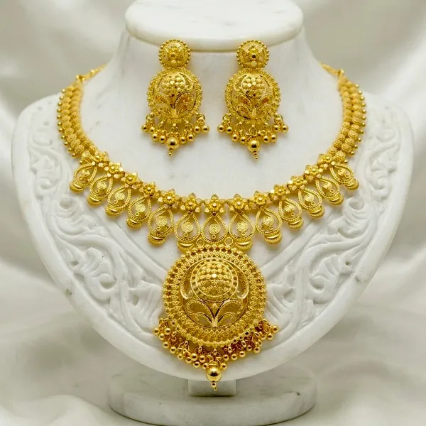 Gold_Micro_Plated_Circular_Cutwork_Pendant_Necklace_Set_For_Women