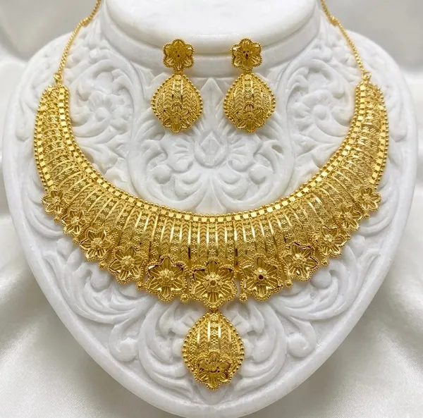 Gold_Micro_Plated_Dubai_Floral_Pendant_Necklace_Set_For_Women