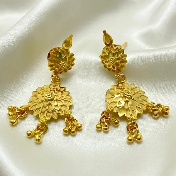 Gold_Micro_Plated_Copper_Floral_Drop_Necklace_Earrings_Set