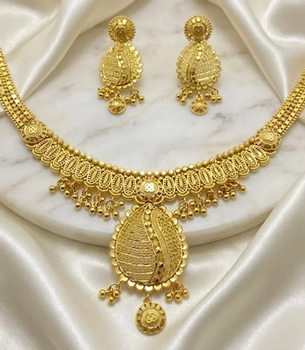 Gold_Micro_Plated_Copper_Dubai_Heritage_Oval_Pendant_Necklace_Set